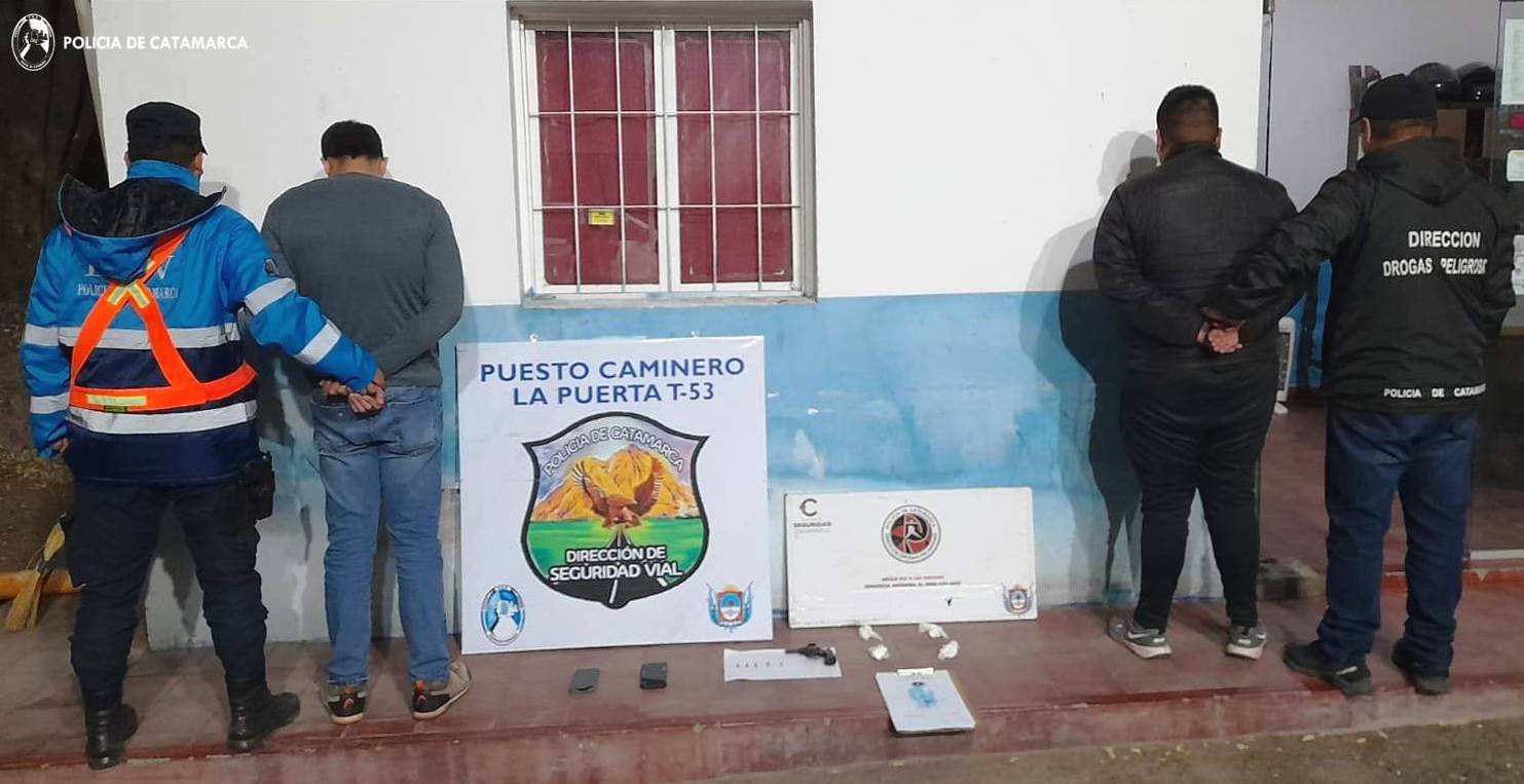 Secuestran un arma de fuego y droga durante un control vehicular en Ambato