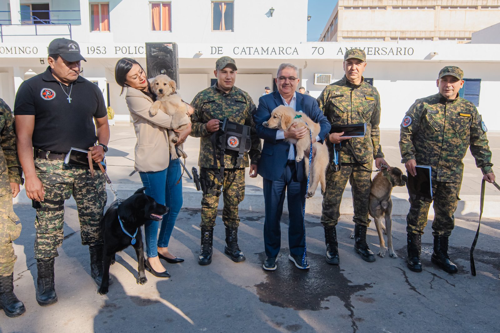 Se retiraron tres canes de las fuerzas de Seguridad en Catamarca