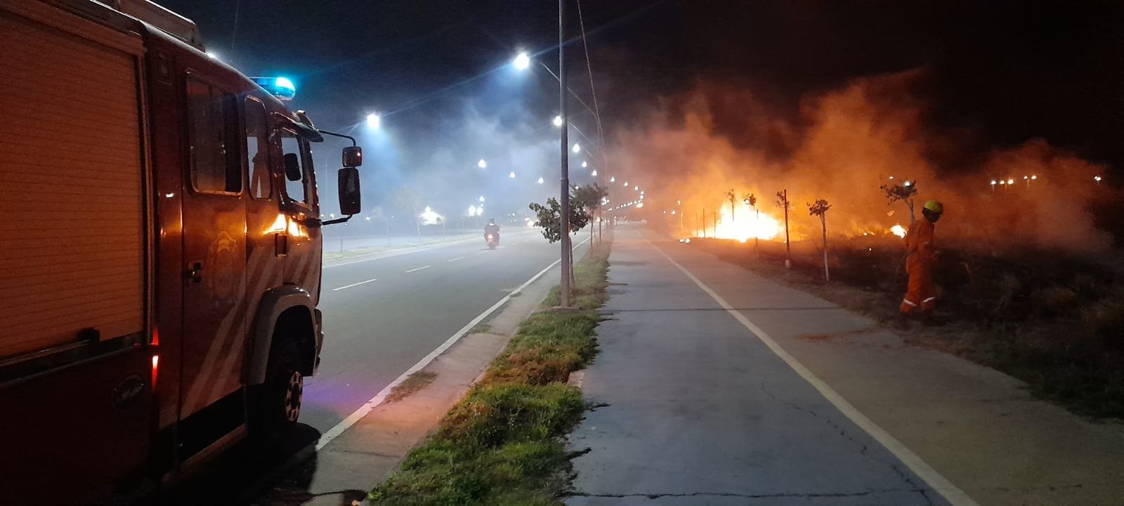 Intensa actividad de bomberos por incendios en la Capital de Catamarca