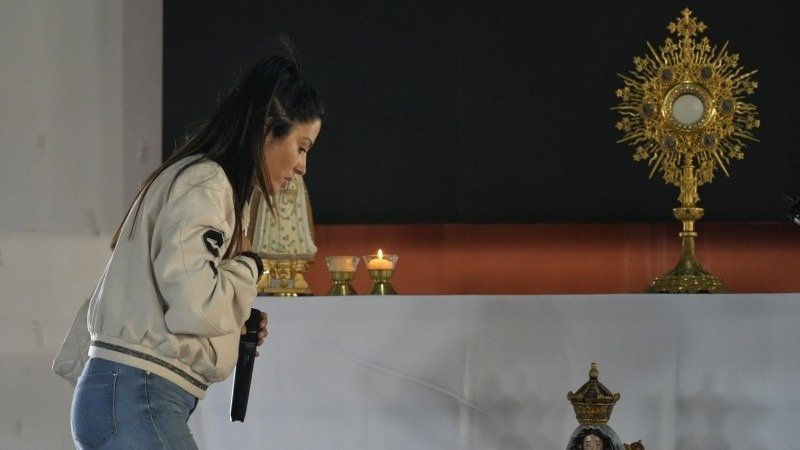 Leda, la “mujer milagrosa” suspendió el encuentro previsto para octubre tras la distancia tomada por el arzobispado de Rosario