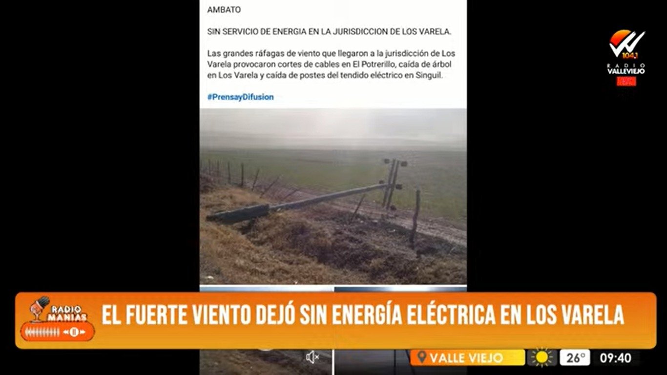 Fuertes vientos dejaron a sectores de Ambato sin energía eléctrica: caída de postes y de árboles