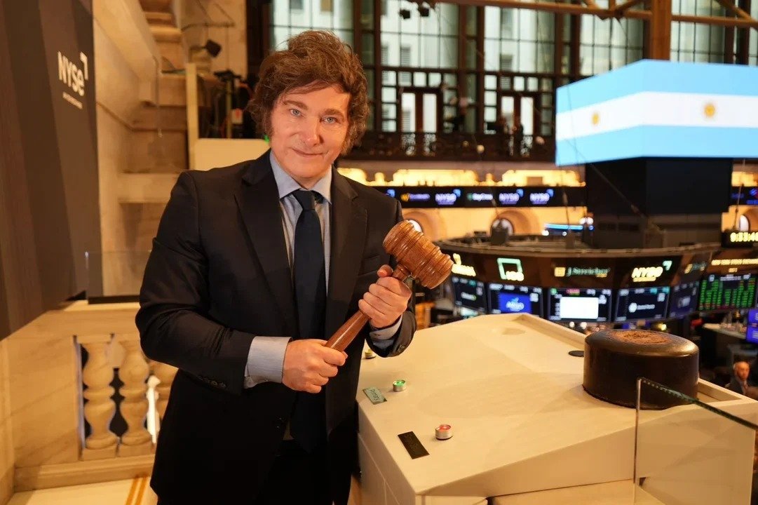 Milei tocó la campana en Wall Street y avisó: “No estoy dispuesto a sacrificar el déficit fiscal”