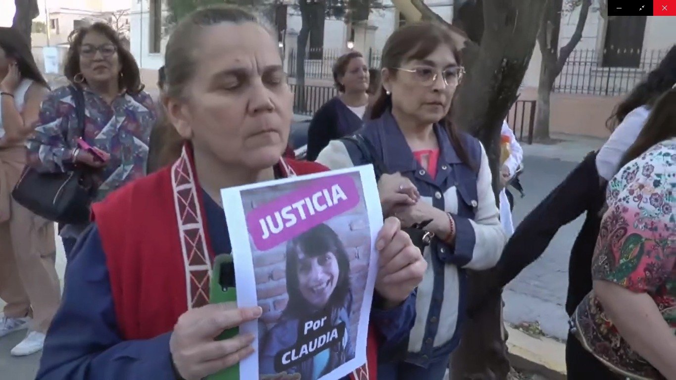 Marcharon pidiendo justicia por Claudia Leguizamón en Valle Viejo: ¿Suicidio o femicidio?