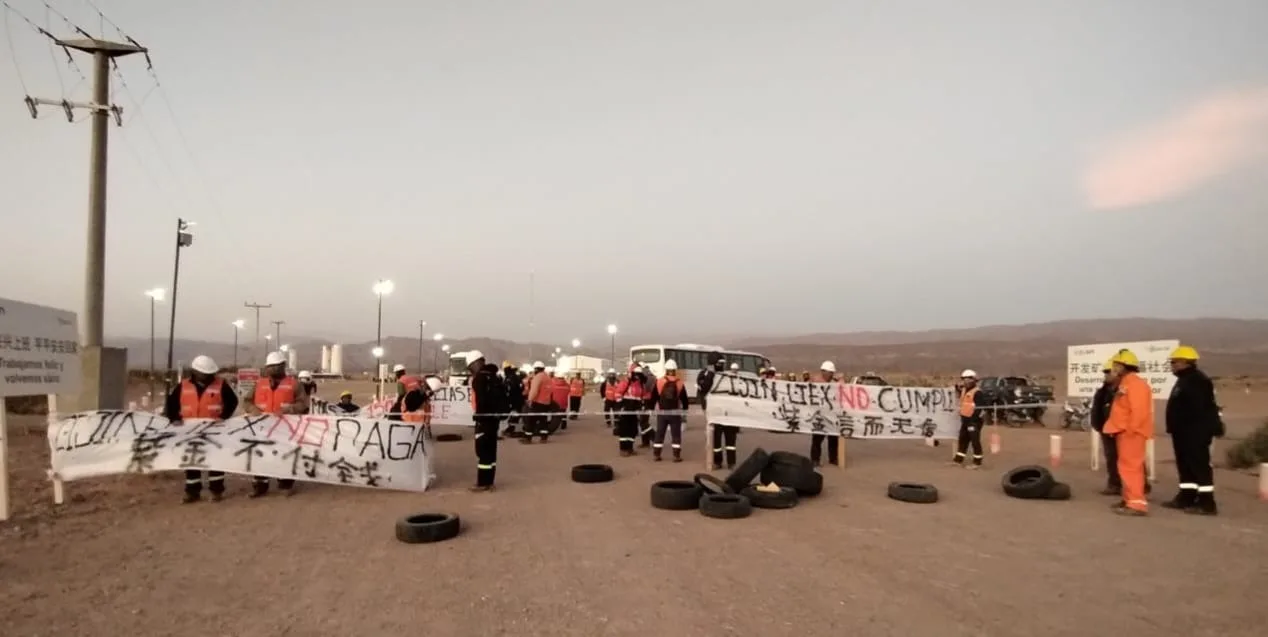 Protesta de trabajadores mineros de Catamarca por falta de pago