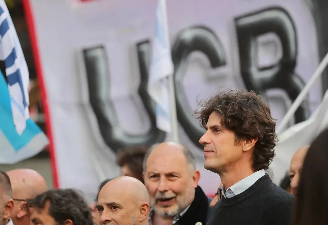 Lousteau en la Marcha Universitaria: “Para bajarle los impuestos a los más ricos sí hay plata”