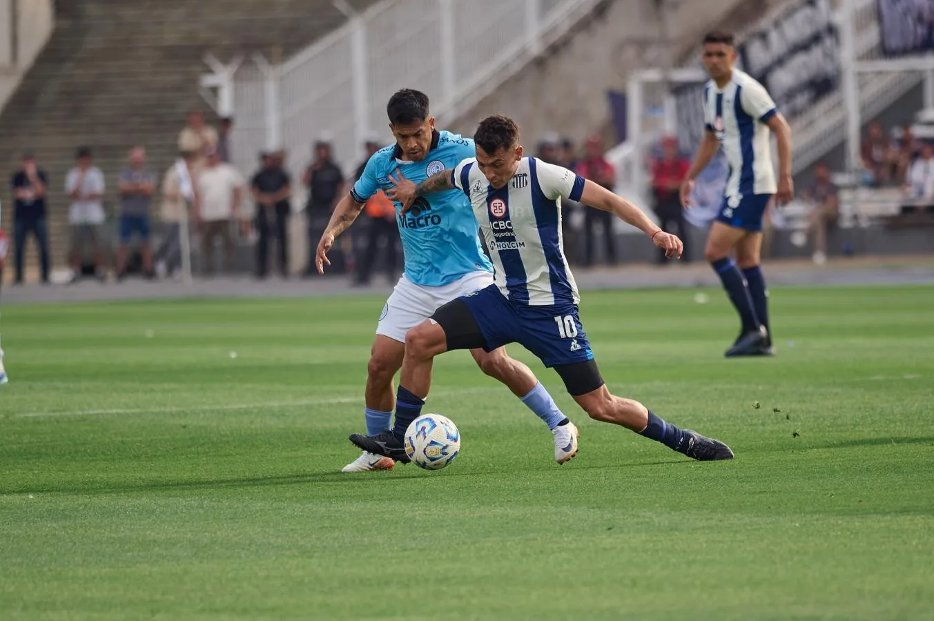 Talleres jugó 89 minutos con uno más, no pudo con Belgrano y se aleja de Vélez en la Liga Profesional