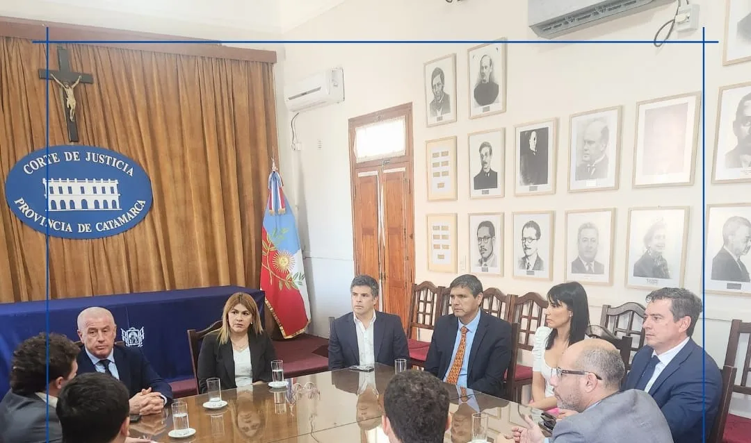 La Corte de Justicia de Catamarca recibió a especialistas en derecho procesal y nuevas tecnologías.