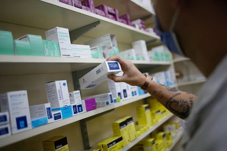 El Gobierno Nacional busca desplazar a la ANMAT de la regulación de medicamentos