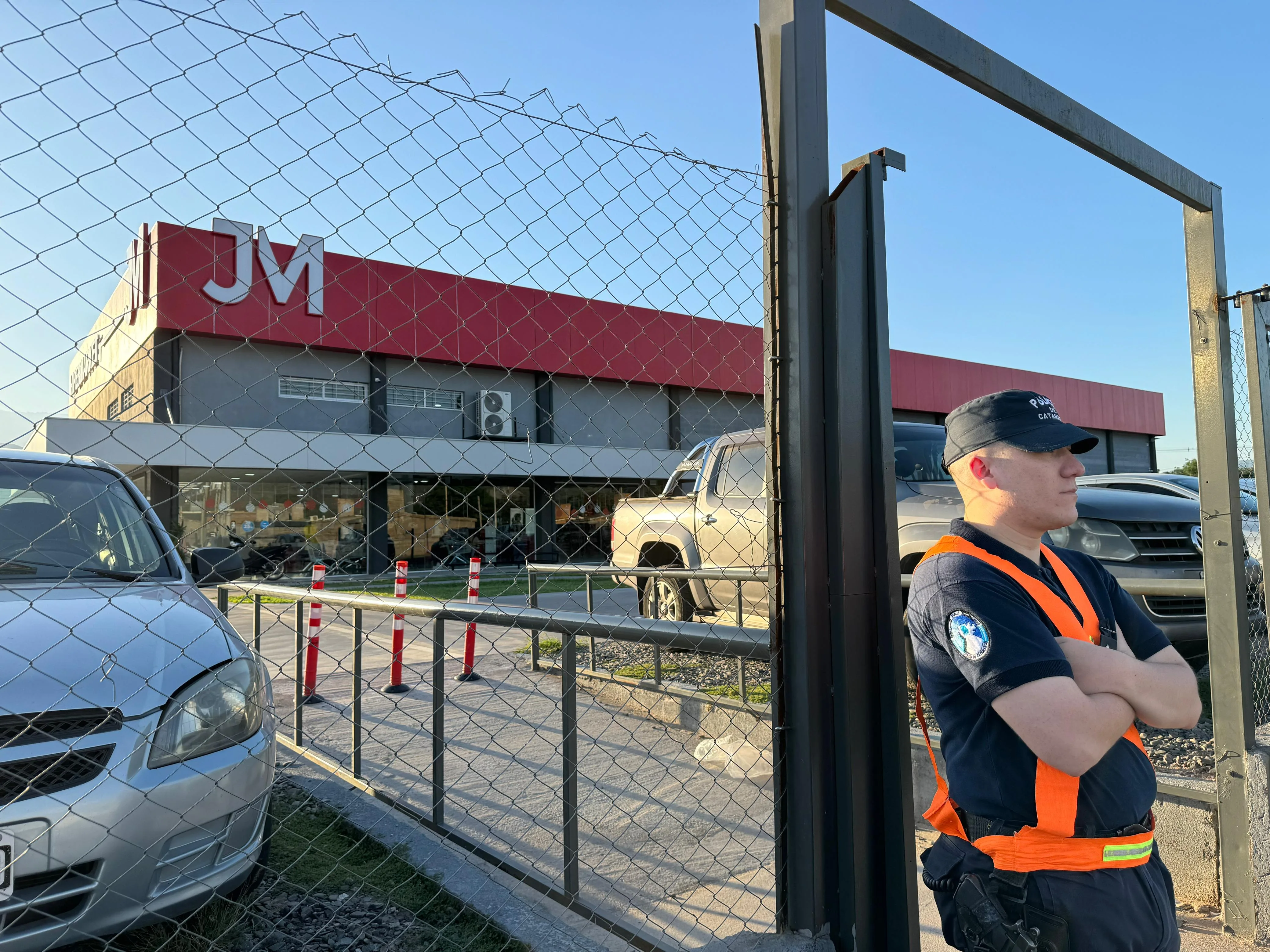 Policías de Catamarca reforzaron la seguridad en comercios por el One Shot