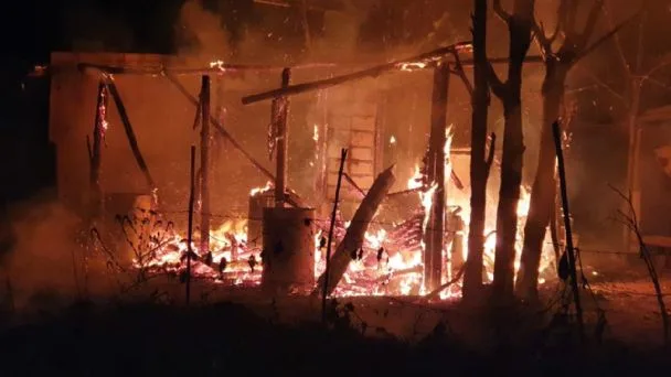 Catamarca: se incendió una vivienda precaria y quedó un hombre en estado crítico