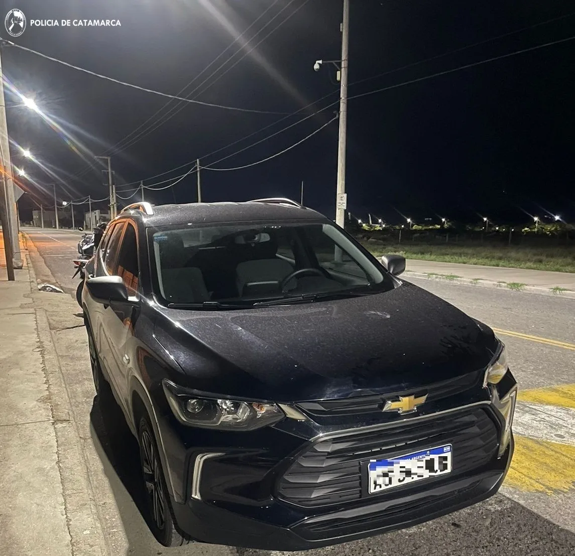 Una mujer fue aprehendida en Catamarca tras protagonizar un siniestro vial y agredir a un policía