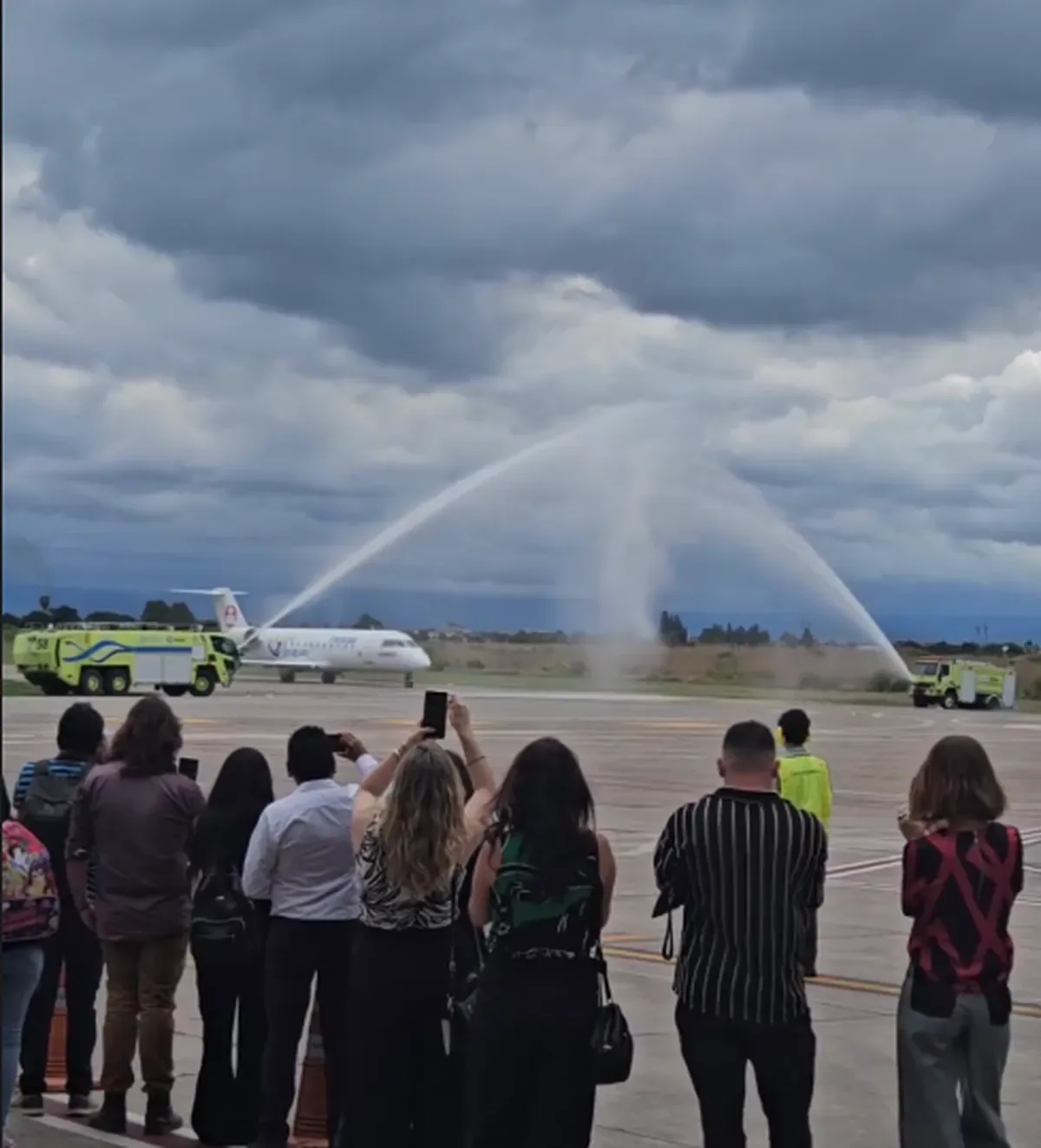 Arribó el primer vuelo que une Jujuy con Paraguay