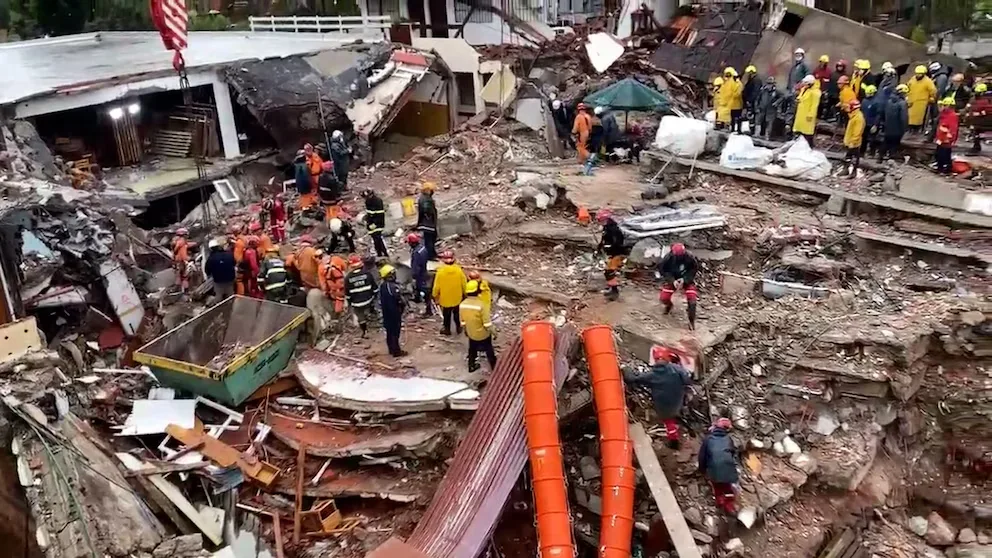 Derrumbe en Villa Gesell: encontraron otros tres cuerpos entre los escombros y ya son siete las víctimas