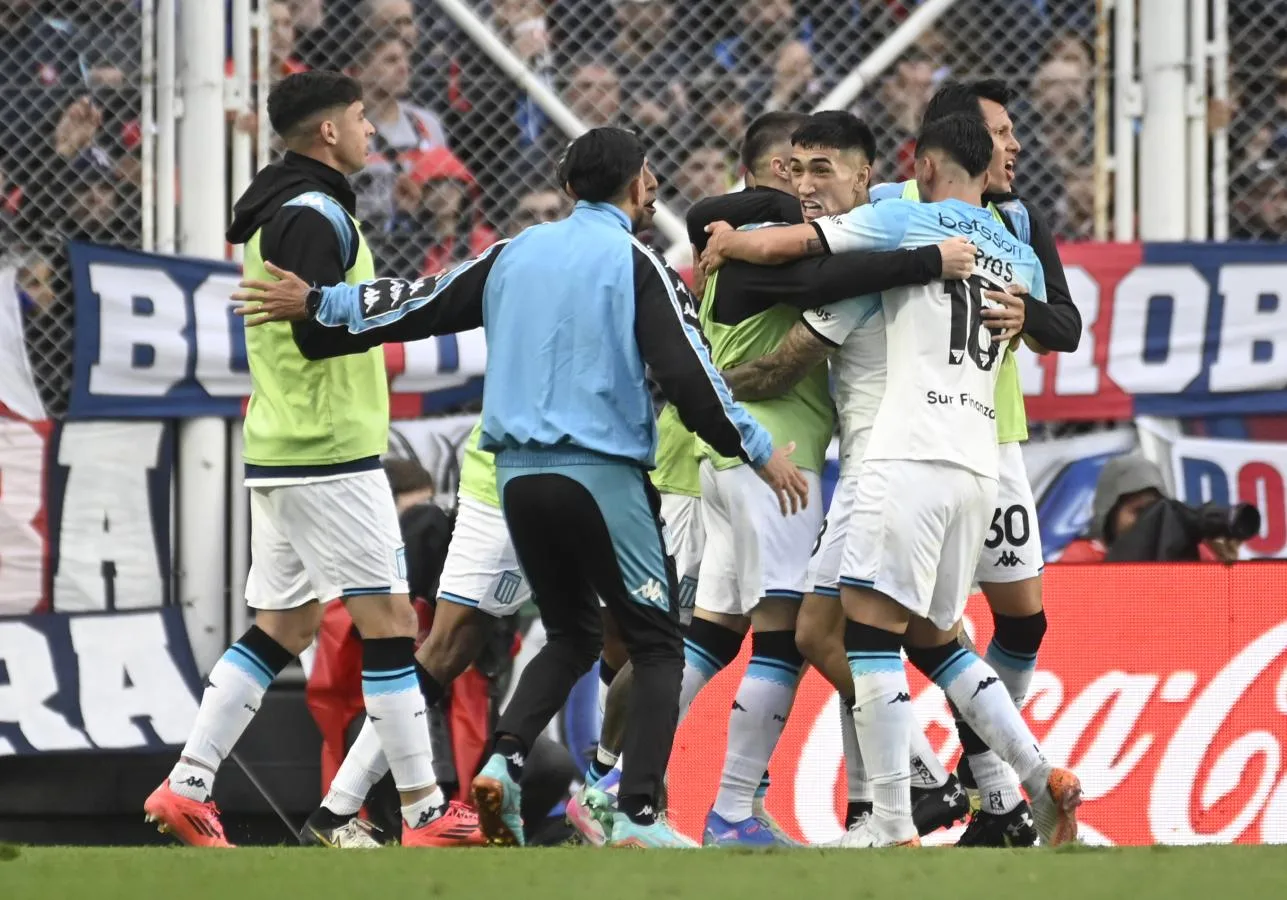 Racing y un triunfo agónico ante San Lorenzo para seguir prendido en el campeonato