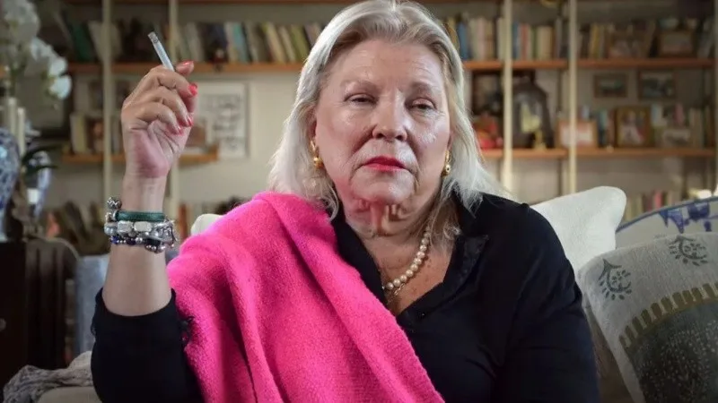 Elisa Carrió le reclamó a Javier Milei por los derechos humanos de las mujeres