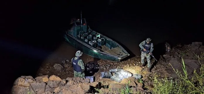 Prefectura detectó un bote narco con más de 380 kilos de marihuana