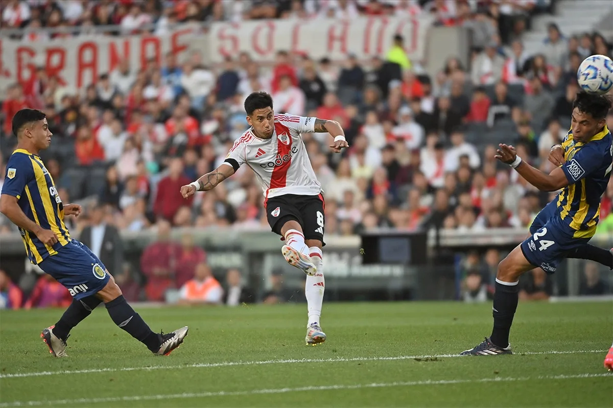 River Plate en la Libertadores: se despidió de su público goleando a Rosario Central 4 a 0