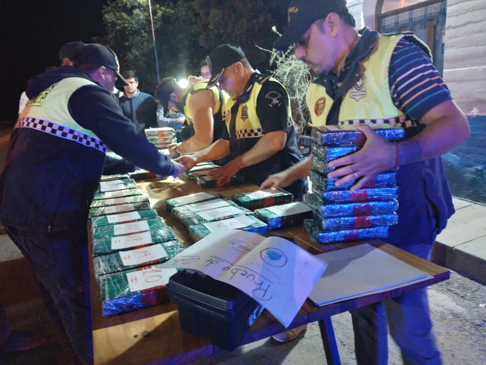 La Policía de Tucumán interceptó 63 kilos de cocaína que trasladaban escondidos en una camioneta