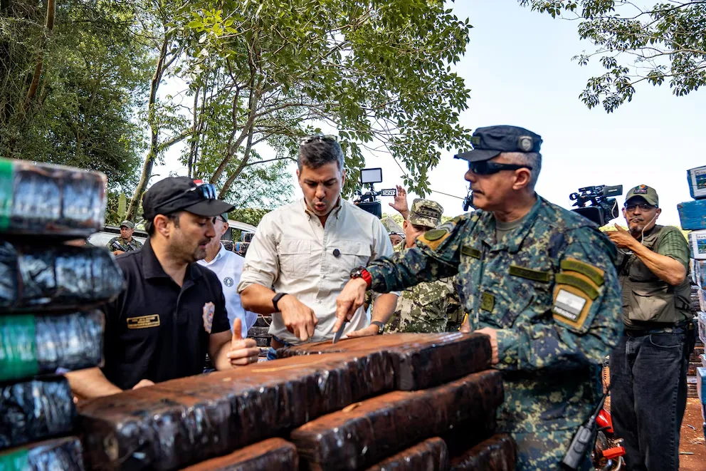 Paraguay: incautaron 57 toneladas de marihuana, decomisaron armas y detuvieron a cuatro narcos