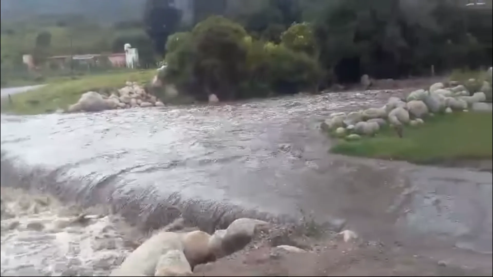 Catamarca: monitorean crecidas en los ríos de Ambato