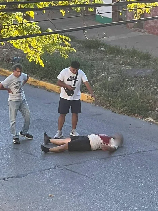 Asesinaron de siete puñaladas a un delivery en Moreno