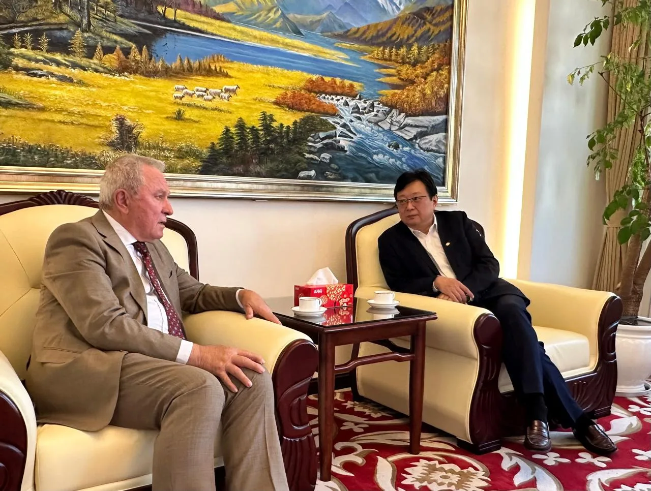 Dusso otra vez en China: fue recibido por el vicepresidente de la empresa Power China