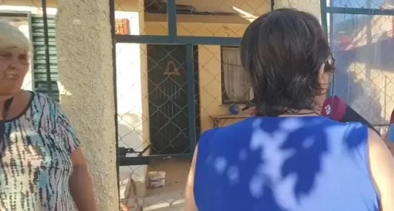 Una abuela fue golpeada por la madre de sus nietos y perdió la visión de un ojo