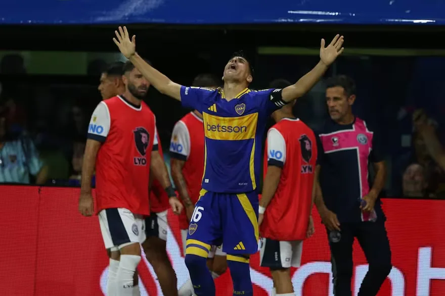 Boca le ganó a Independiente Rivadavia con dos regalos del arquero, y fue reprobado por su público