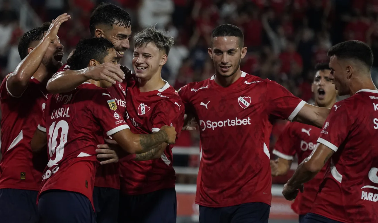 Independiente le ganó a Gimnasia y es líder con puntaje ideal