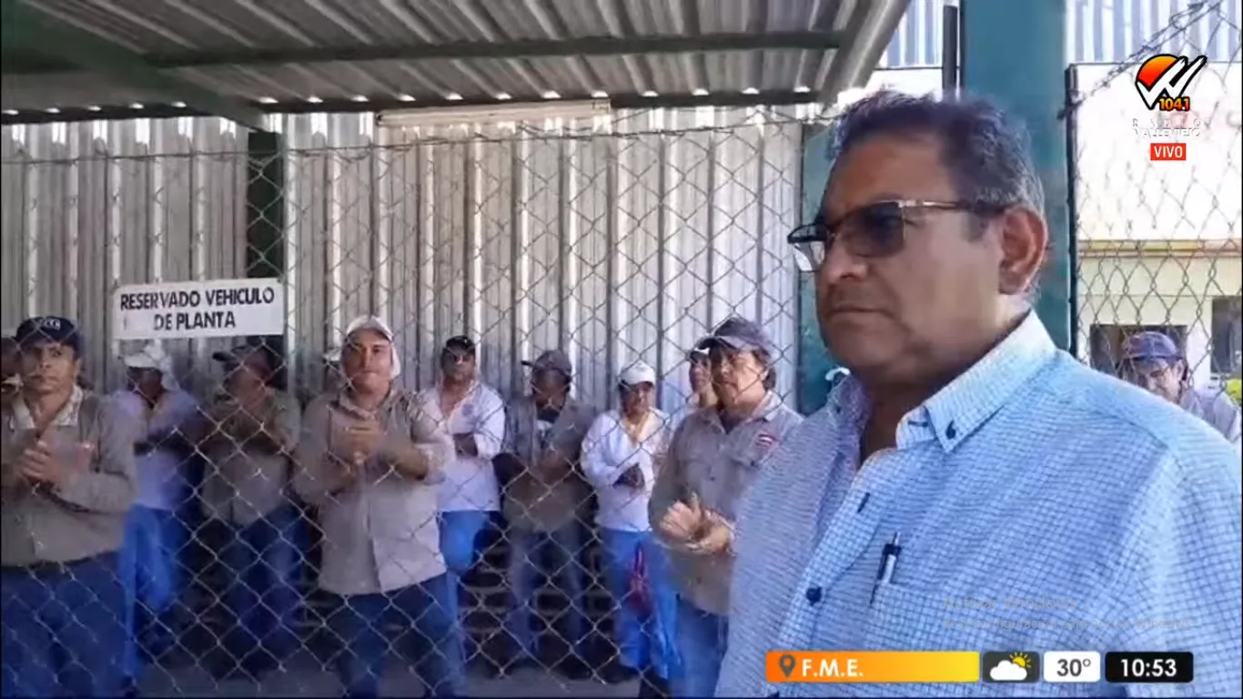 Trabajadores de la fábrica Camino reclaman porque no les pagan