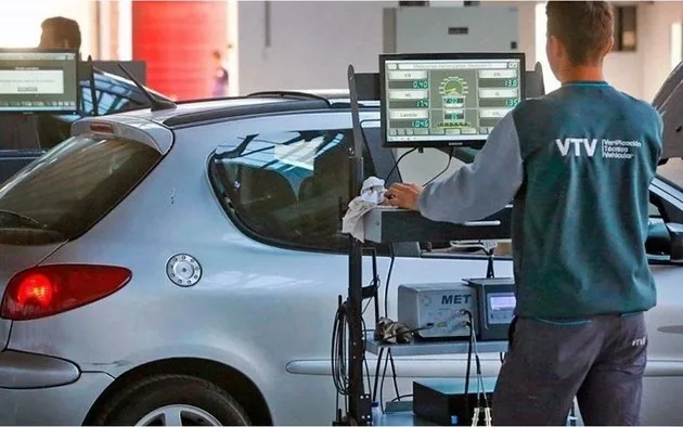 El Gobierno confirmó cambios en la VTV, las licencias de conducir y otros trámites automotores