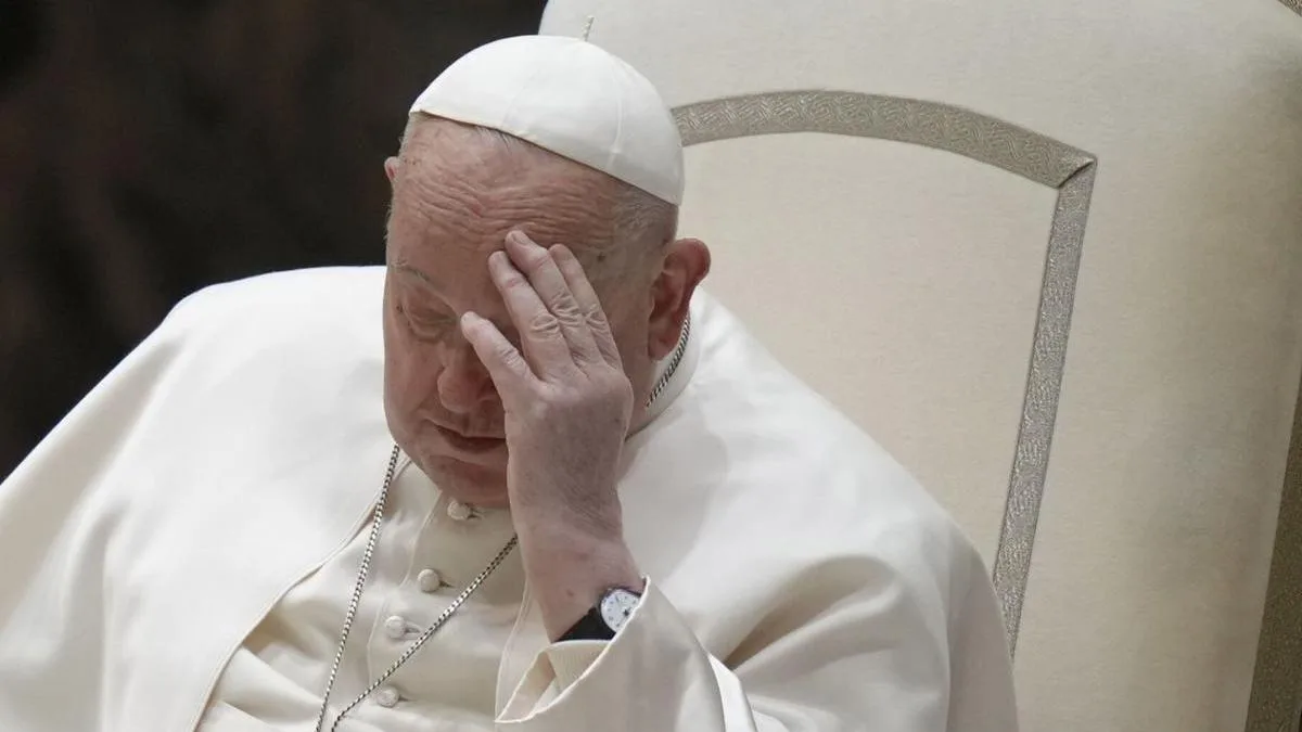 El papa Francisco sufrió una crisis respiratoria asmática: sigue en estado “crítico”