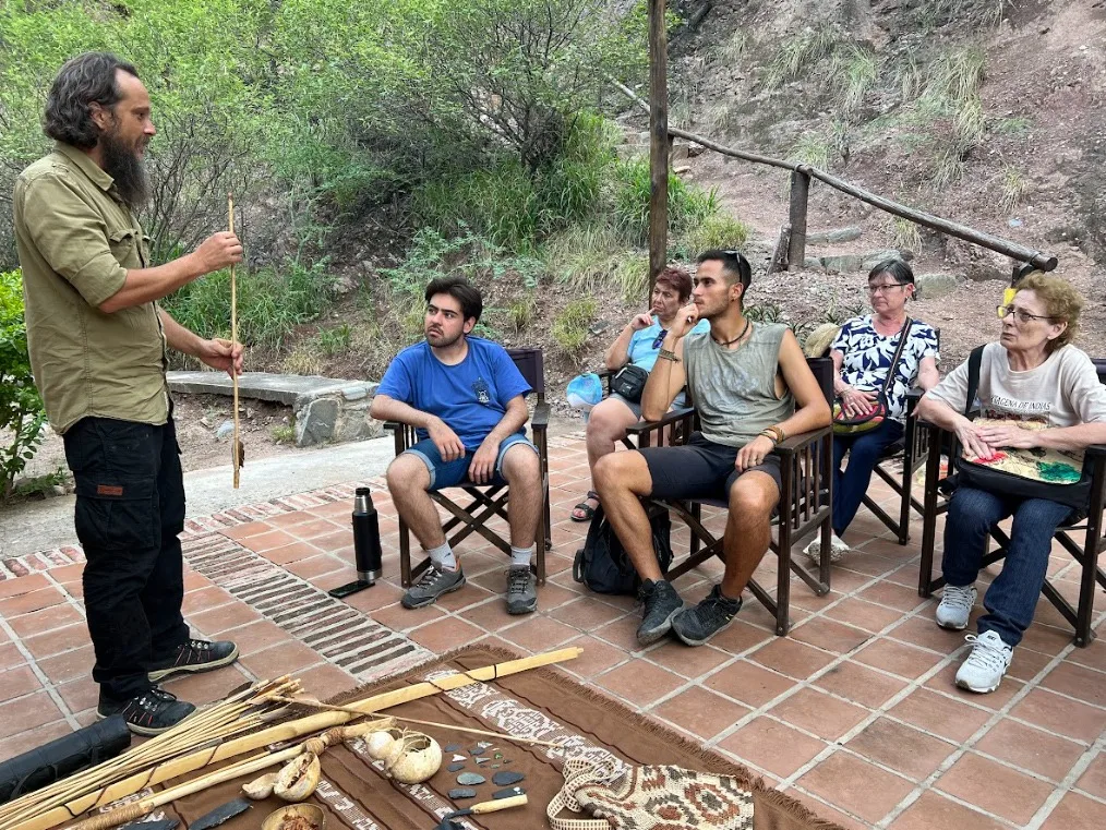 Hoy lunes: Último taller de habilidades ancestrales en Pueblo Perdido de Catamarca