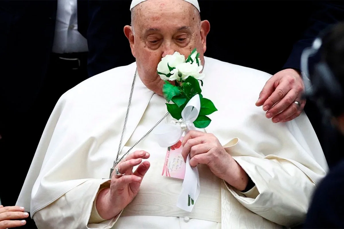 El papa Francisco sufrió un broncoespasmo esta tarde: el Vaticano informa de un empeoramiento “repentino” de su cuadro respiratorio