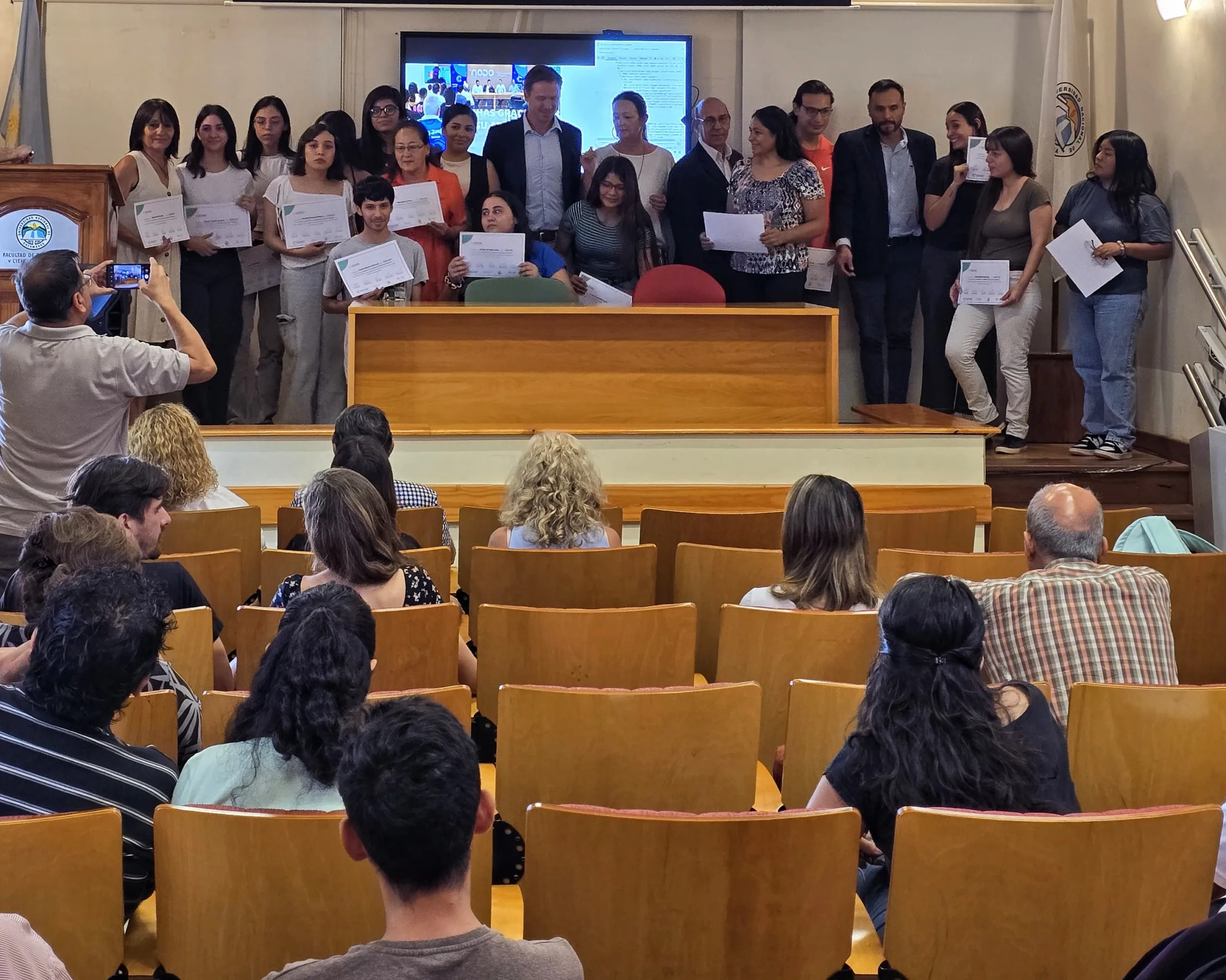 Entregaron certificados de las Jornadas de Geología Planetaria