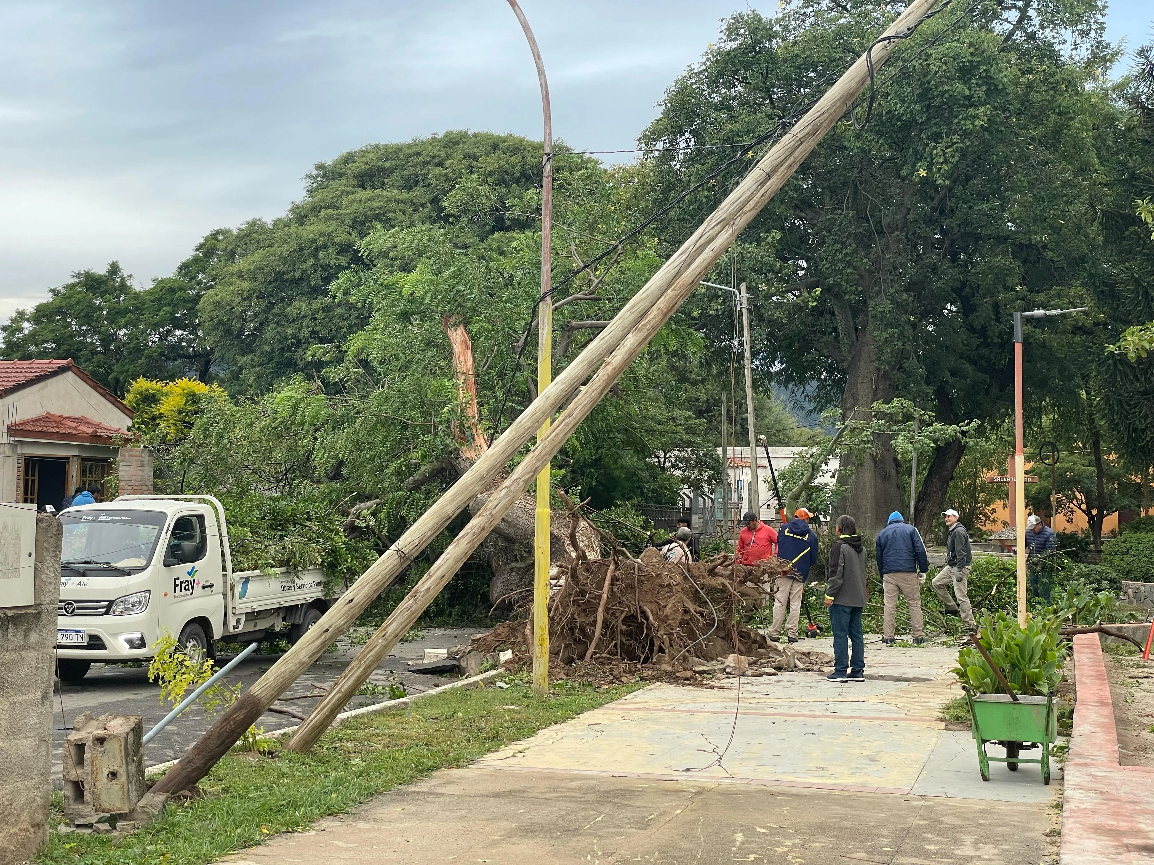 Catamarca: operativo para mitigar los daños ocasionado por el temporal en Fray Mamerto Esquiú
