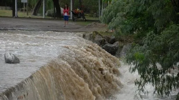 Aguas de Catamarca anuncia problemas con el servicio para barrios del Oeste capitalino esta noche
