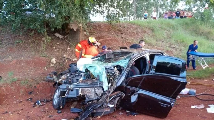 Cuatro fallecidos, entre ellos una niña de 9 años, en un choque y posterior despiste