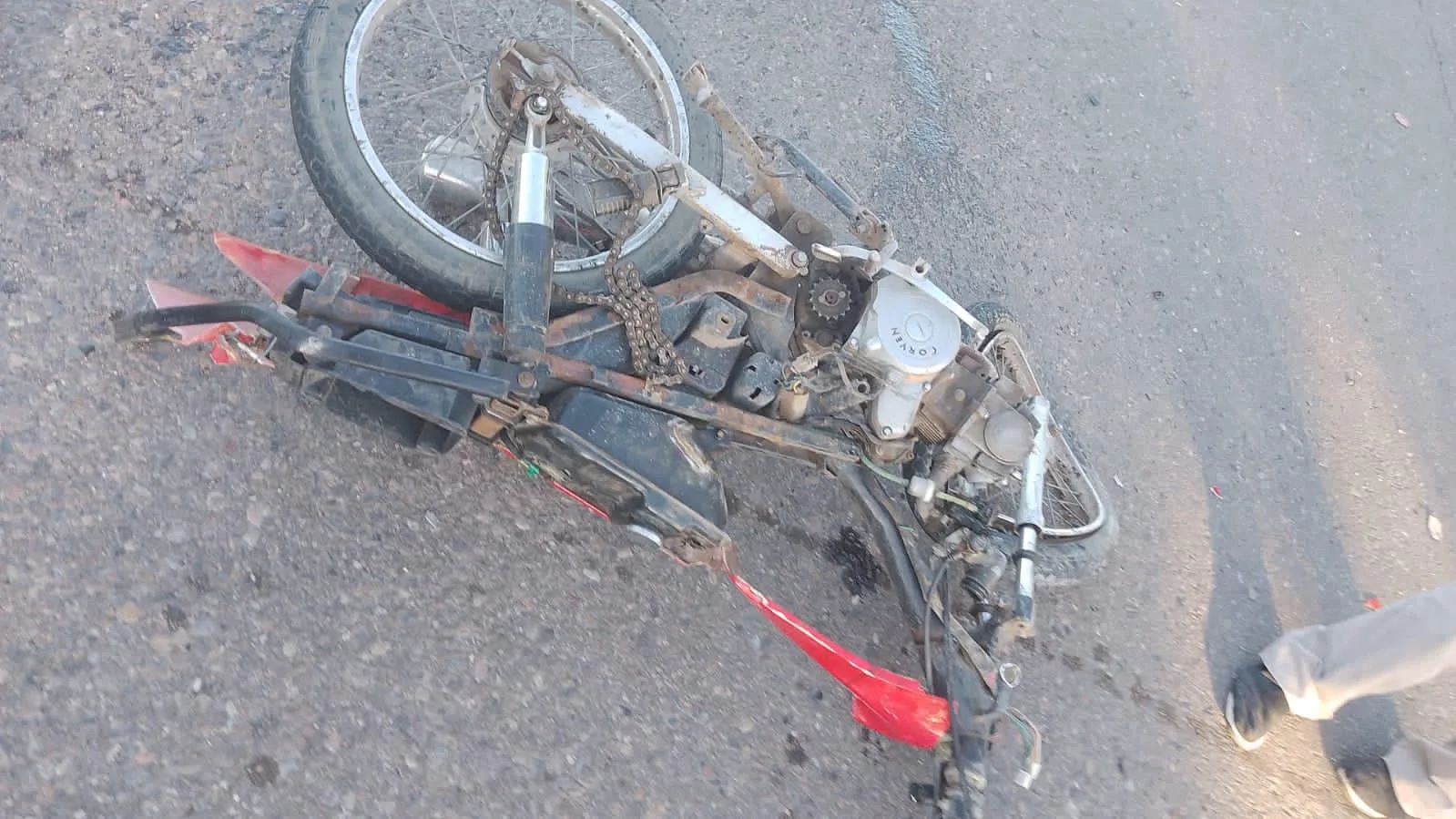 Catamarca: un conductor sufrió graves heridas al desprenderse una rueda de su moto