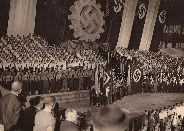 El Gobierno anunció que desclasificará documentos sobre nazis refugiados en la Argentina