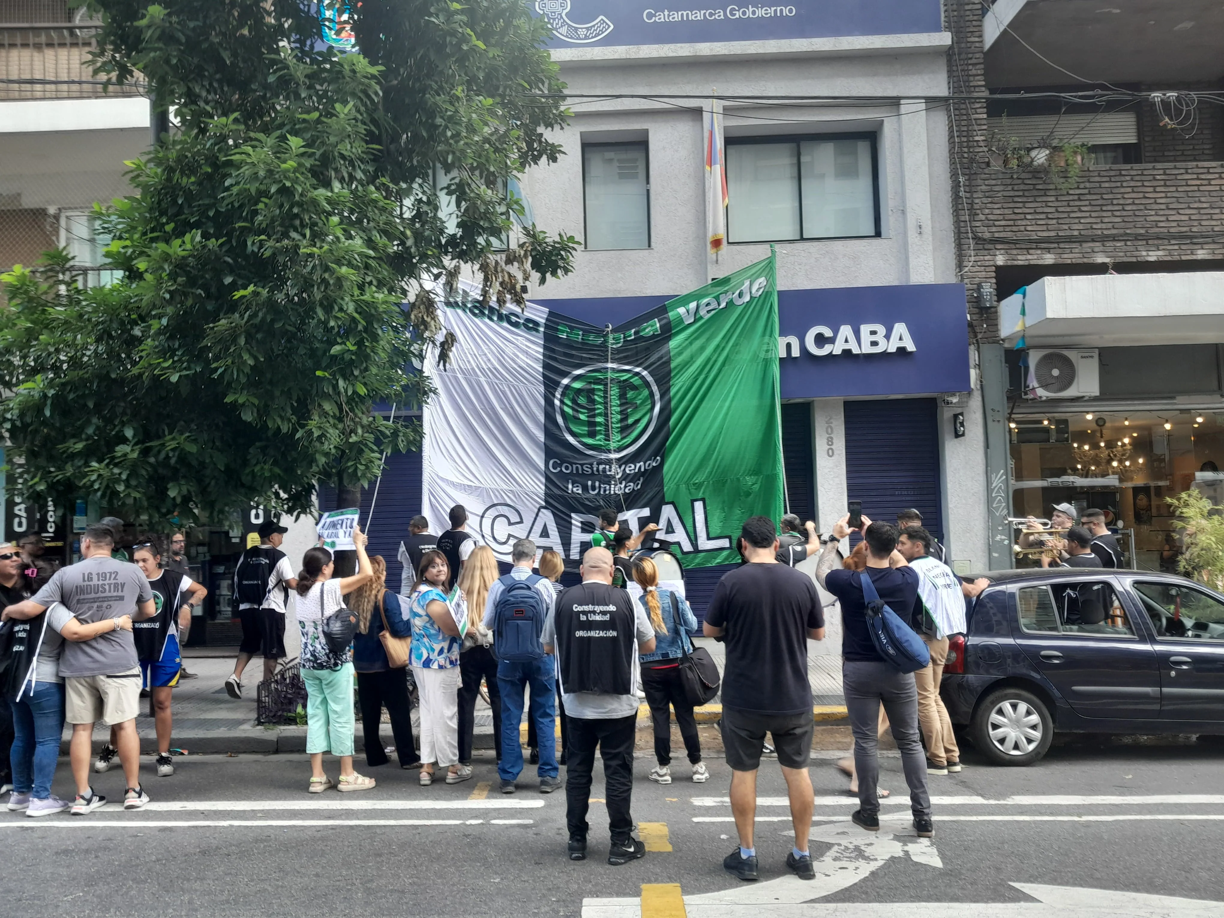 Trabajadores de Casa de Catamarca en CABA se declararon en paro activo y permanente