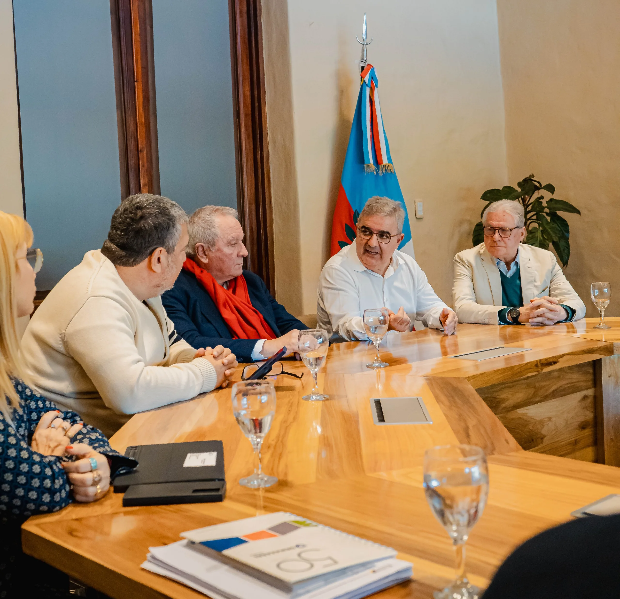 Grupo inversor de Inglaterra invertirá en el desarrollo de energías renovables en Catamarca