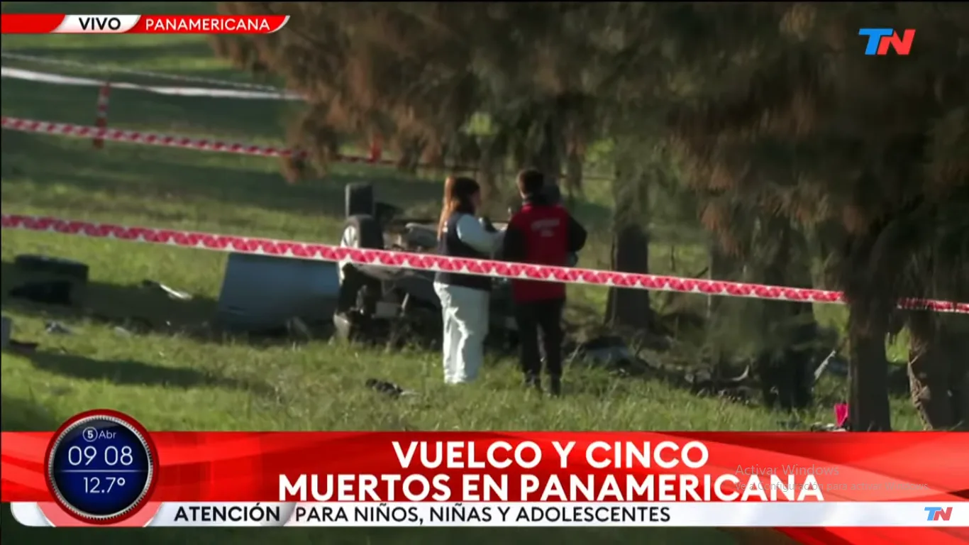 Cinco jovencitos muertos y un herido grave este sábado por un vuelco en la autopista Panamericana