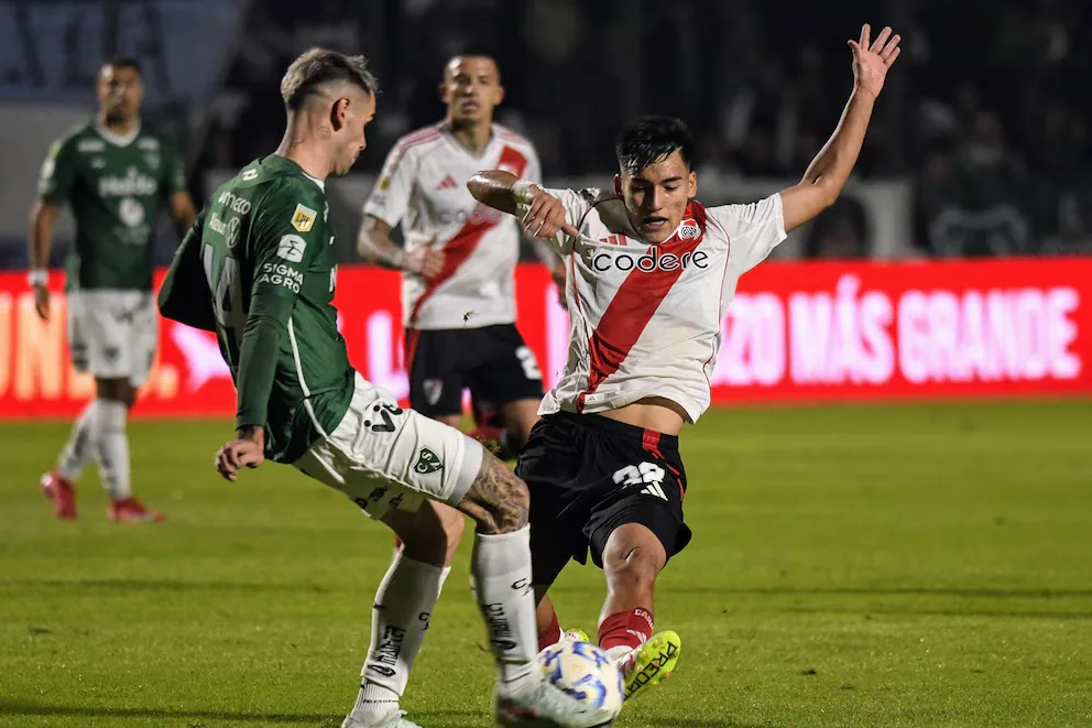 River Plate tuvo un deslucido rendimiento en Junín y apenas empató ante Sarmiento por el Torneo Apertura