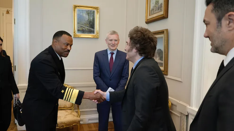 Milei recibió al jefe del Comando Sur de Estados Unidos para reforzar la cooperación militar