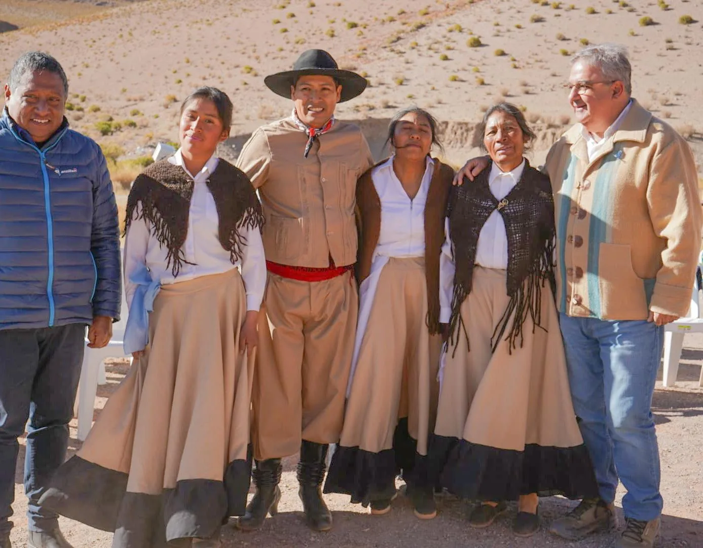 Raúl Jalil celebró el Día Patrio con la comunidad de Los Nacimientos en Antofagasta de la Sierra