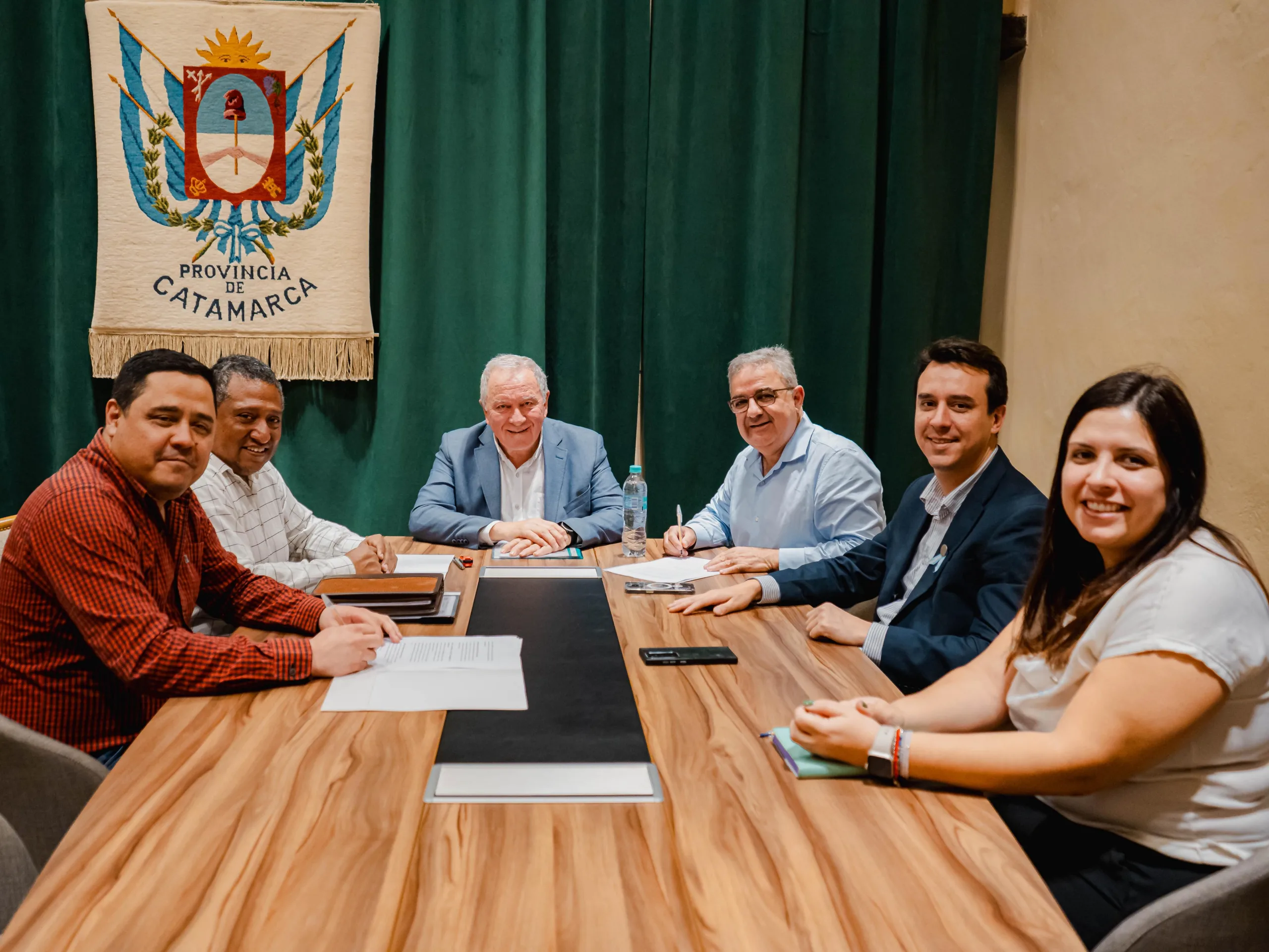 Provincia y municipio de Antofagasta de la Sierra firmaron convenio para avanzar con viviendas y obras en la Puna