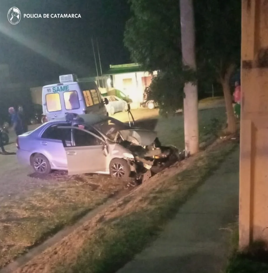 Catamarca: el hombre que chocó en Fray llevaba a su expareja y un bebé, escapando de la policía