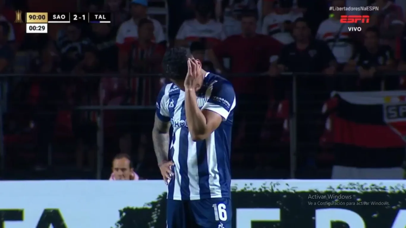 El llanto de un futbolista discriminado: Navarro, de Talleres, denunció que un jugador de San Pablo le dijo “venezolano muerto de hambre”