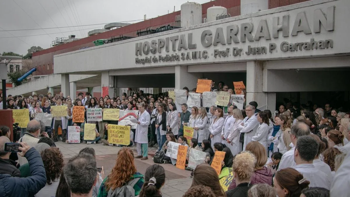 Los trabajadores del Garrahan apuntan contra el Gobierno: “Encima de pagarte muy poco, tratan de ensuciarte”